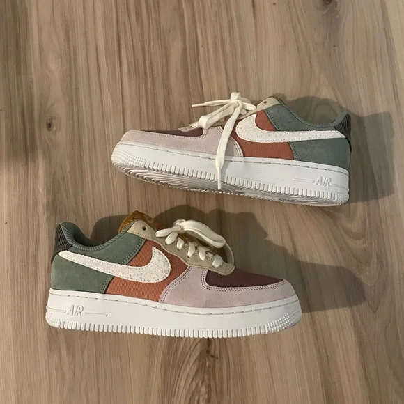 Nike Air Force 1 ‘07 LX shoes - Picture 2 of 5